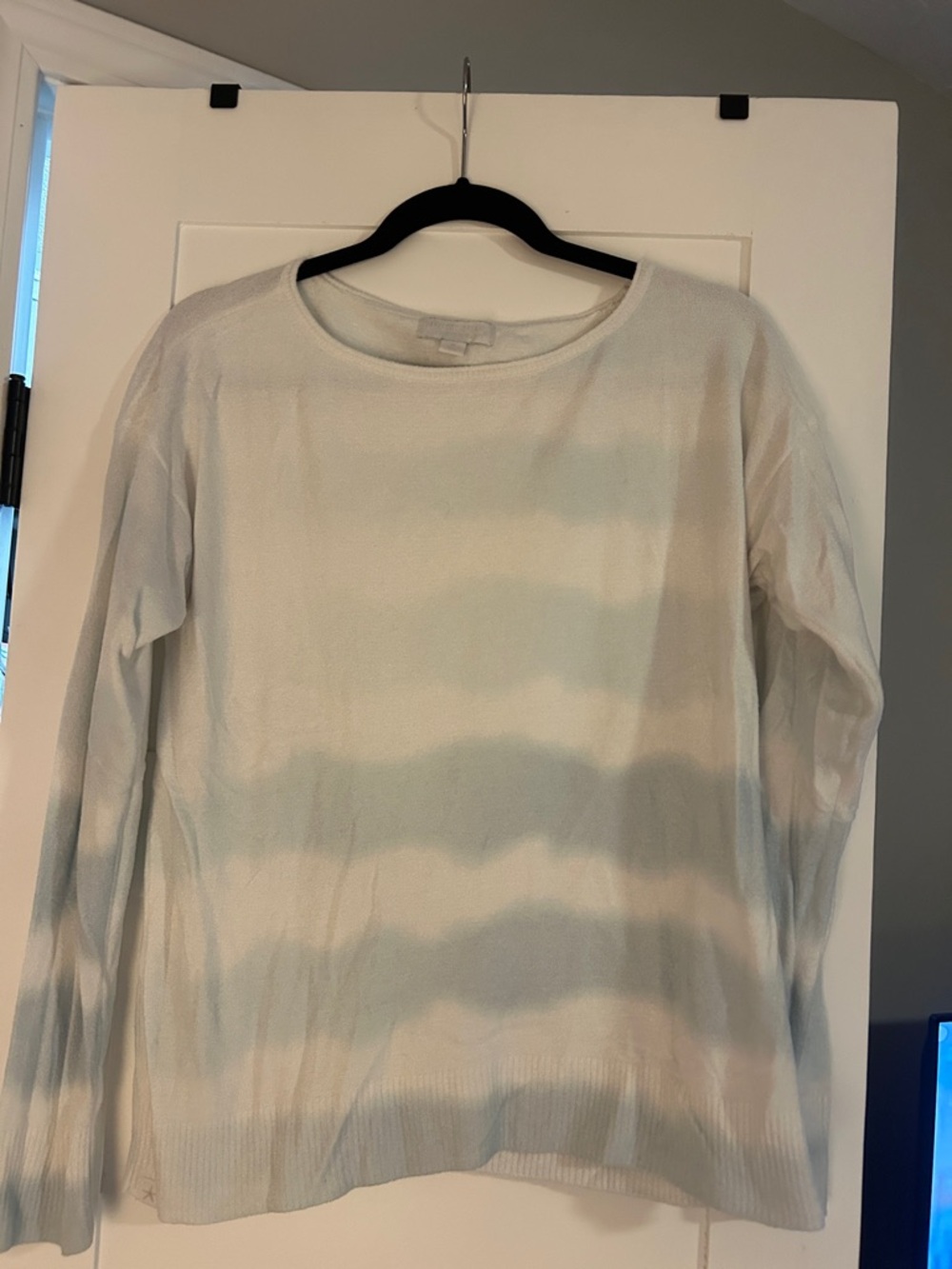 Barefoot Dreams Cozychic Lite Striped Pullover Medium wavy stripe